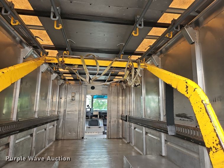 image for item OJ9783 2012 Workhorse  W62 delivery truck