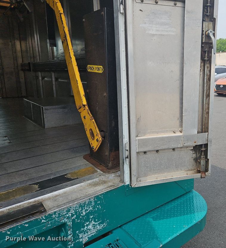 image for item OJ9783 2012 Workhorse  W62 delivery truck