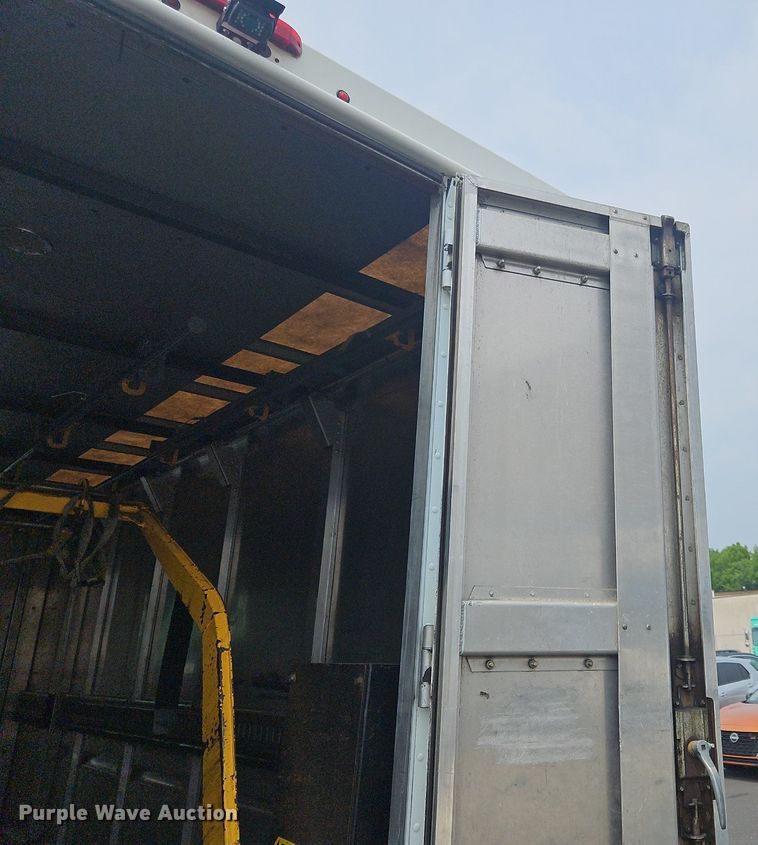 image for item OJ9783 2012 Workhorse  W62 delivery truck