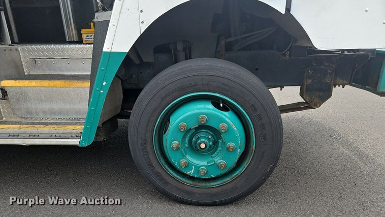 image for item OJ9783 2012 Workhorse  W62 delivery truck