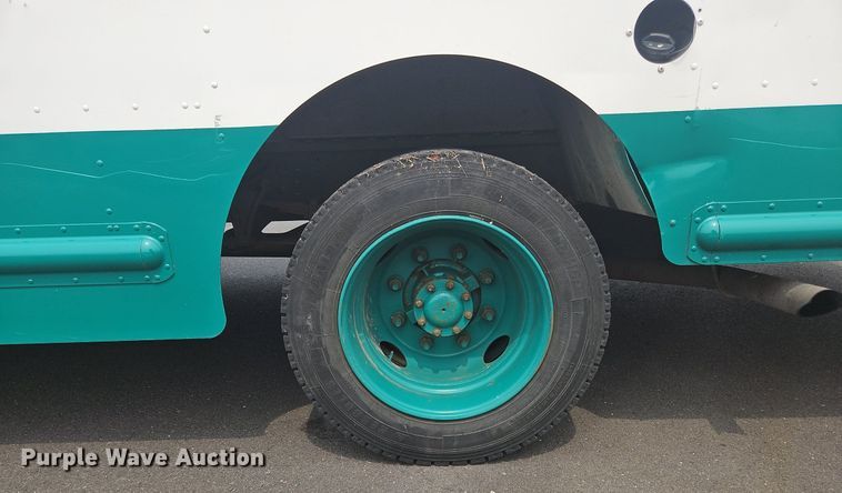 image for item OJ9783 2012 Workhorse  W62 delivery truck