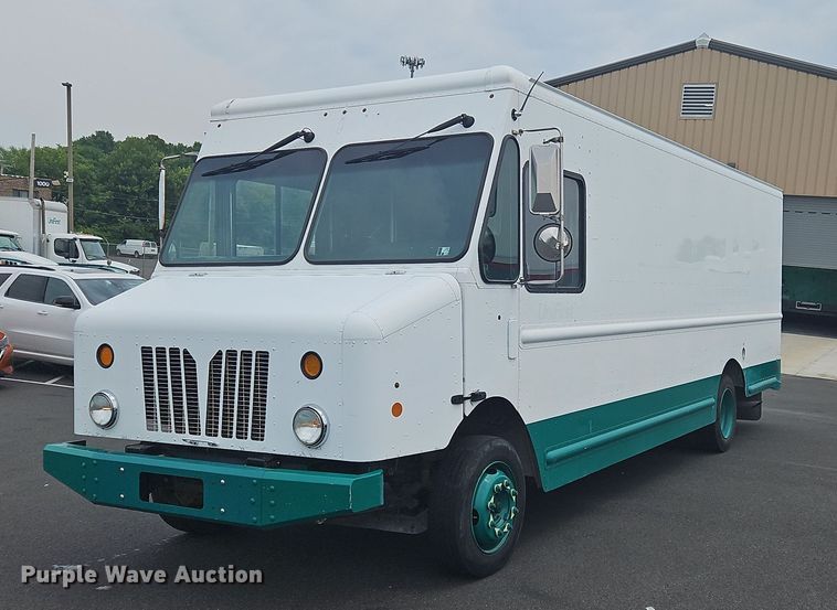 image for item OJ9784 2012 Workhorse W62 delivery truck