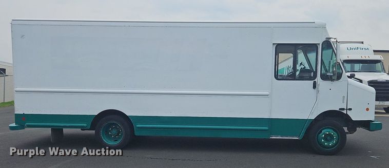 image for item OJ9784 2012 Workhorse W62 delivery truck