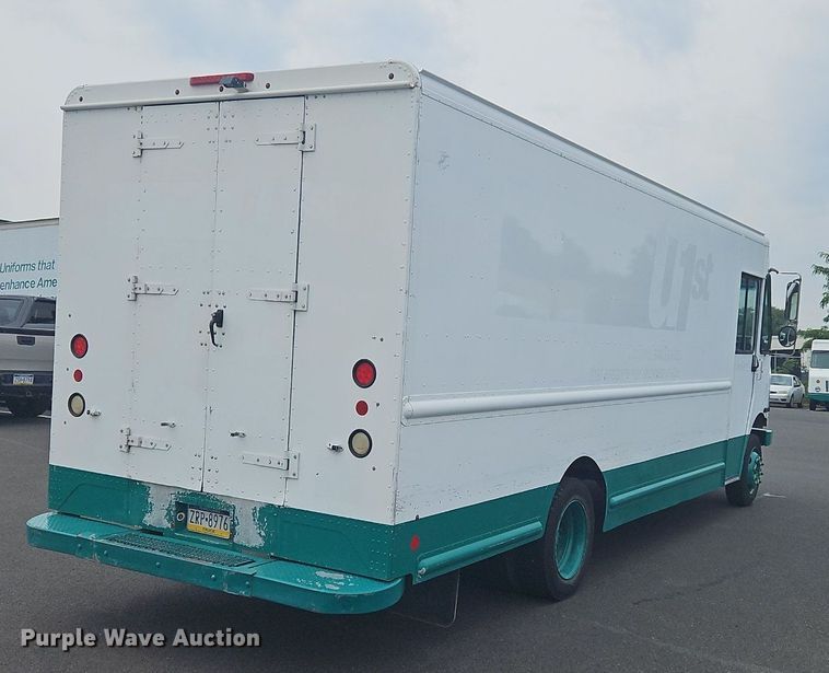 image for item OJ9784 2012 Workhorse W62 delivery truck