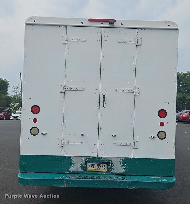 image for item OJ9784 2012 Workhorse W62 delivery truck