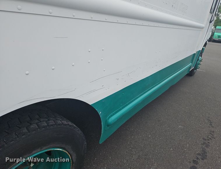 image for item OJ9784 2012 Workhorse W62 delivery truck