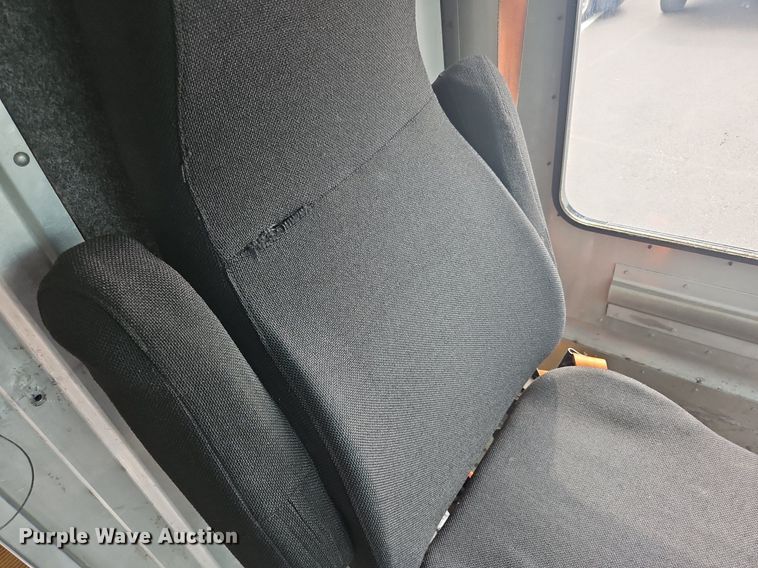 image for item OJ9784 2012 Workhorse W62 delivery truck