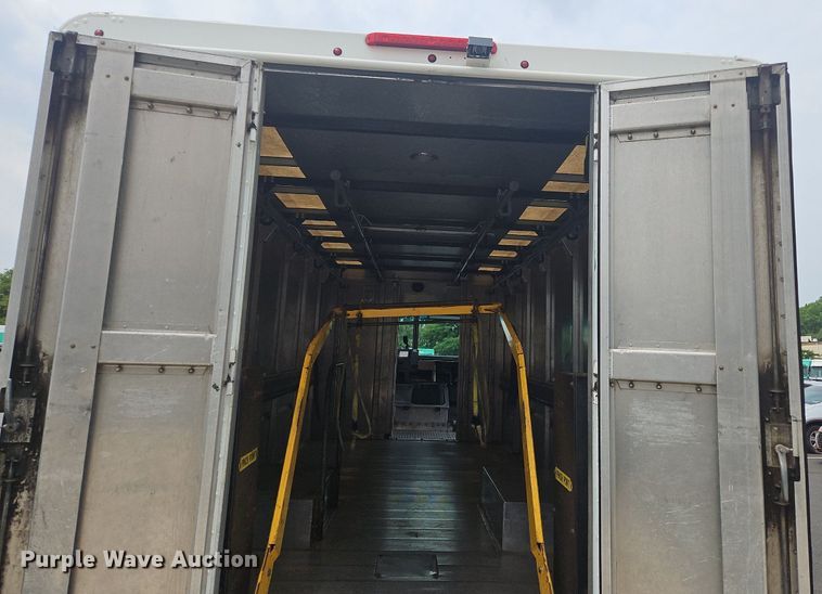 image for item OJ9784 2012 Workhorse W62 delivery truck