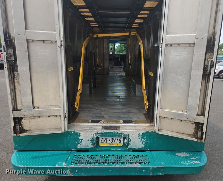 image for item OJ9784 2012 Workhorse W62 delivery truck