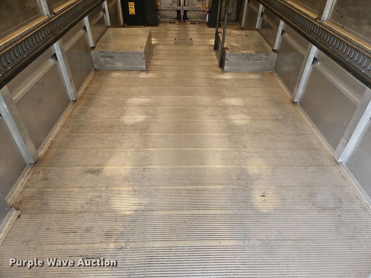 image for item OJ9784 2012 Workhorse W62 delivery truck