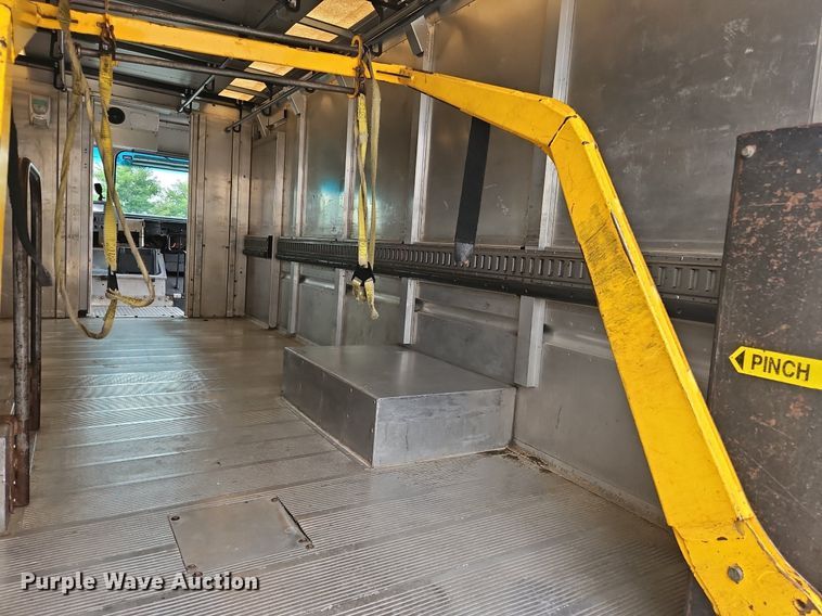 image for item OJ9784 2012 Workhorse W62 delivery truck