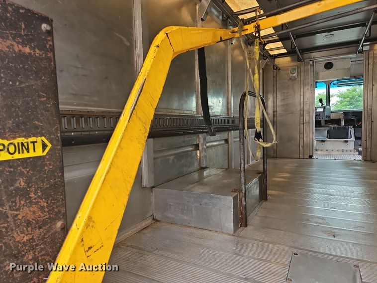 image for item OJ9784 2012 Workhorse W62 delivery truck