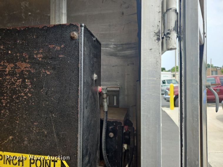 image for item OJ9784 2012 Workhorse W62 delivery truck