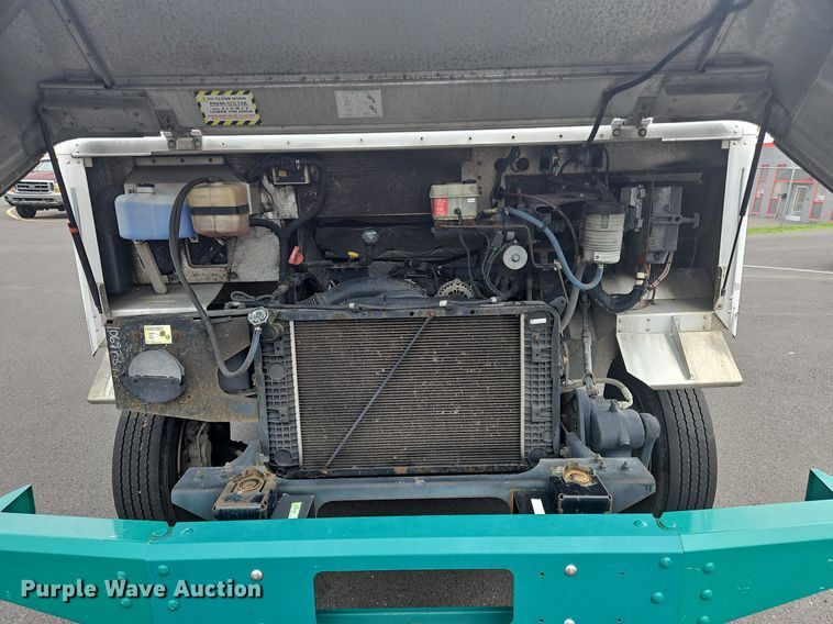 image for item OJ9784 2012 Workhorse W62 delivery truck