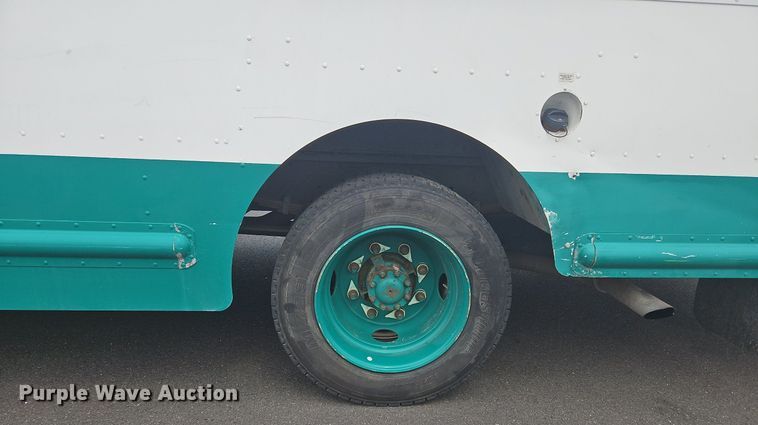 image for item OJ9784 2012 Workhorse W62 delivery truck