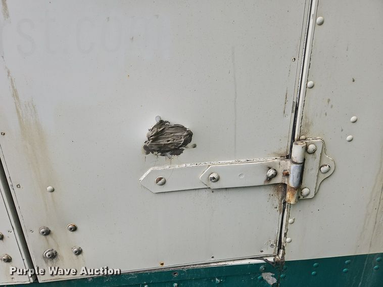 image for item OJ9785 2015 Freightliner  MT45 delivery truck