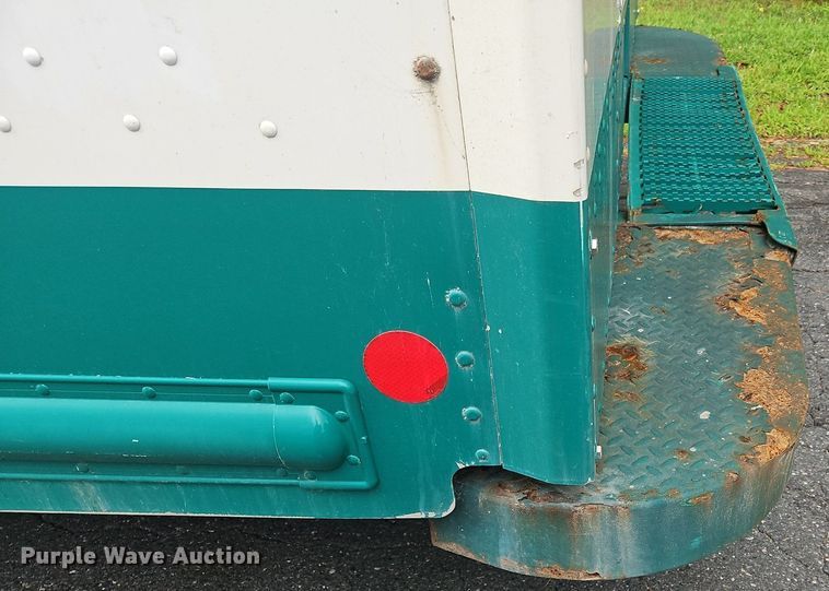 image for item OJ9785 2015 Freightliner  MT45 delivery truck