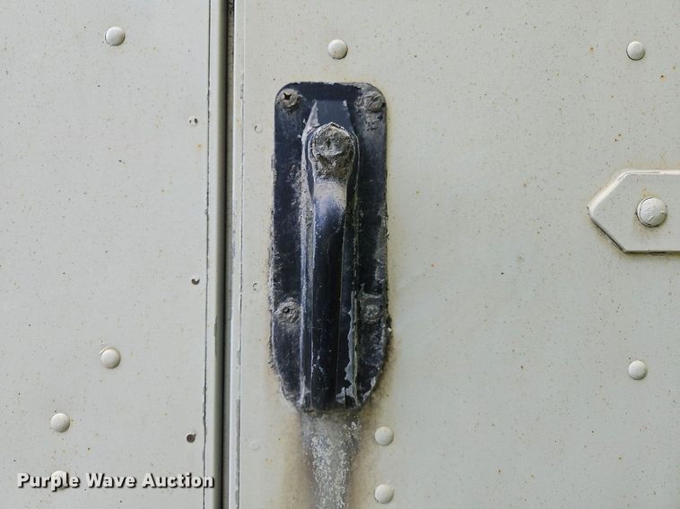 image for item OJ9785 2015 Freightliner  MT45 delivery truck