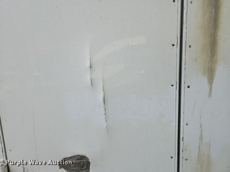 image for item OJ9785 2015 Freightliner  MT45 delivery truck