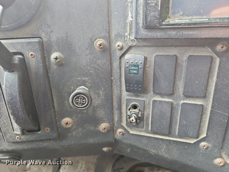 image for item OJ9785 2015 Freightliner  MT45 delivery truck