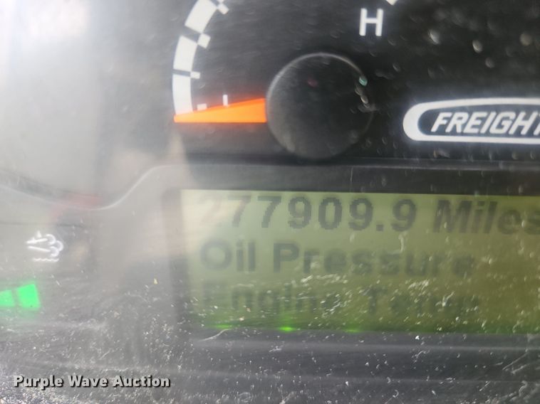 image for item OJ9785 2015 Freightliner  MT45 delivery truck