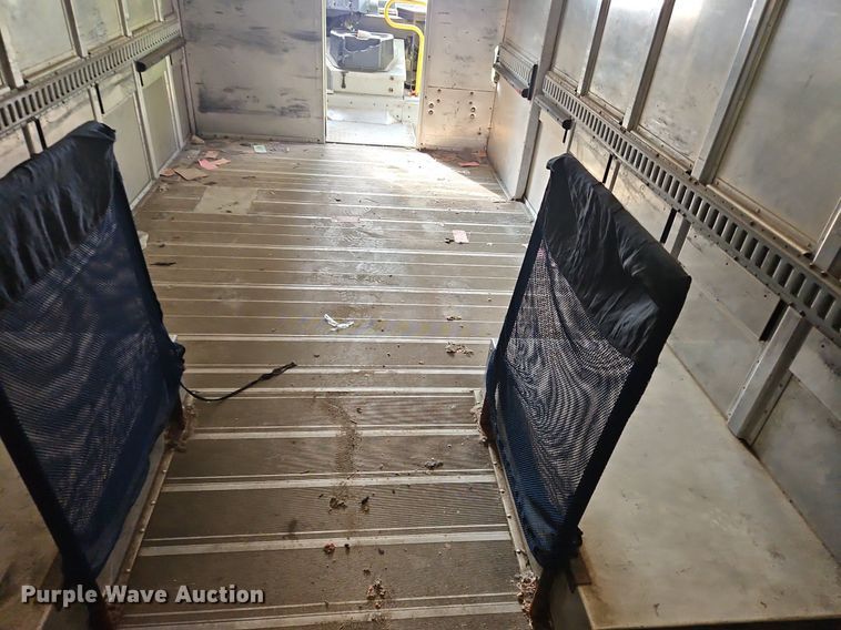 image for item OJ9785 2015 Freightliner  MT45 delivery truck