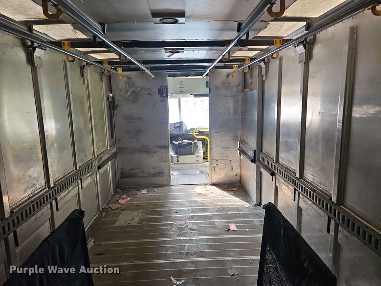 image for item OJ9785 2015 Freightliner  MT45 delivery truck