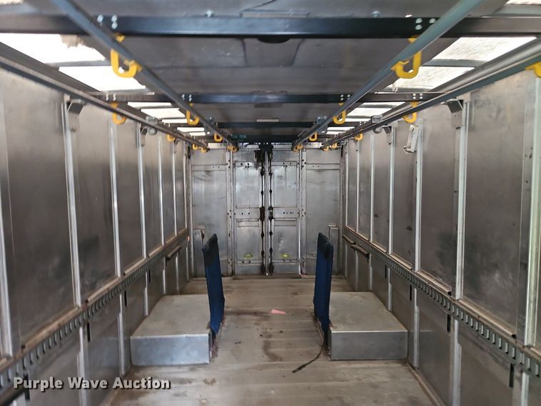 image for item OJ9785 2015 Freightliner  MT45 delivery truck