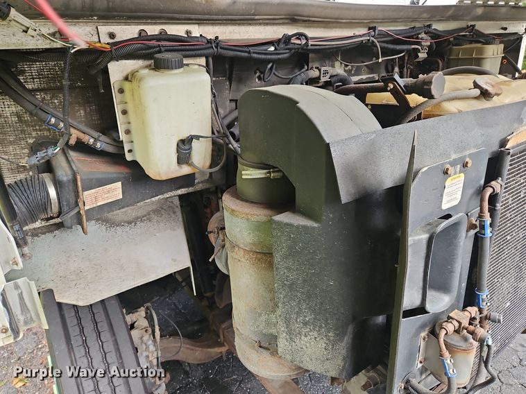 image for item OJ9785 2015 Freightliner  MT45 delivery truck