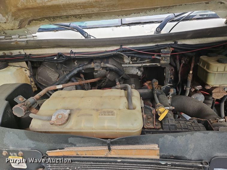 image for item OJ9785 2015 Freightliner  MT45 delivery truck