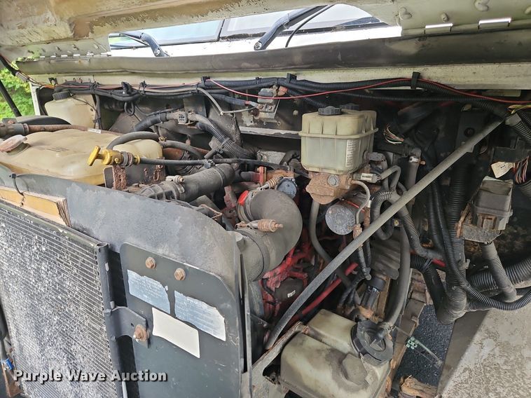 image for item OJ9785 2015 Freightliner  MT45 delivery truck