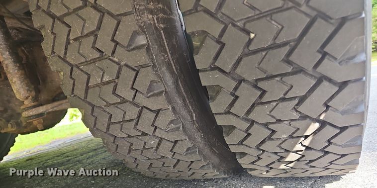 image for item OJ9785 2015 Freightliner  MT45 delivery truck