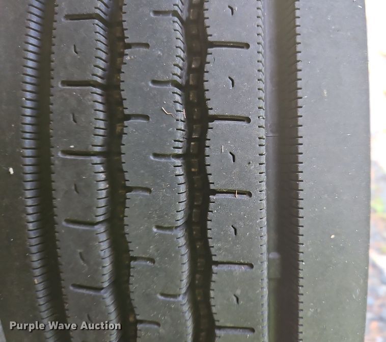 image for item OJ9785 2015 Freightliner  MT45 delivery truck