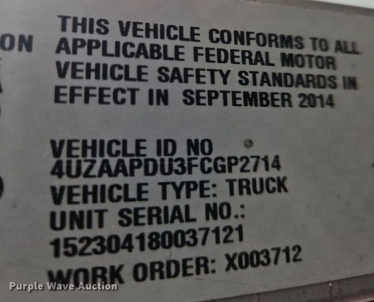 image for item OJ9785 2015 Freightliner  MT45 delivery truck