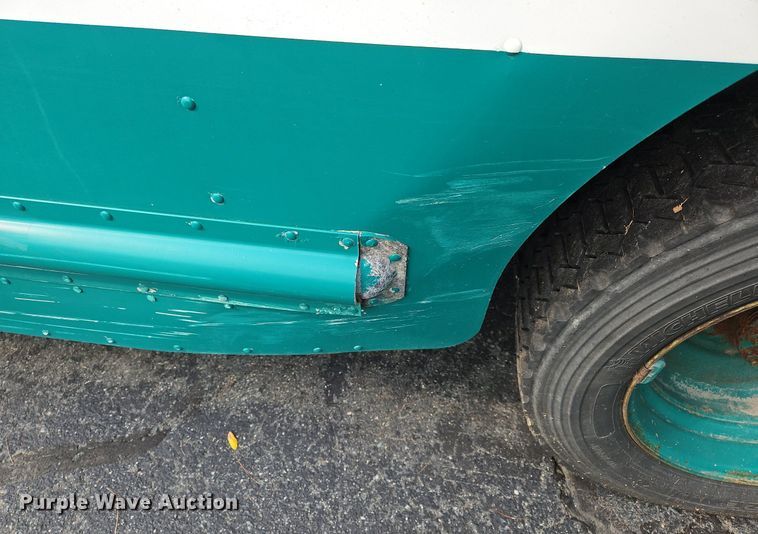 image for item OJ9786 2011 Freightliner  MT45 delivery truck