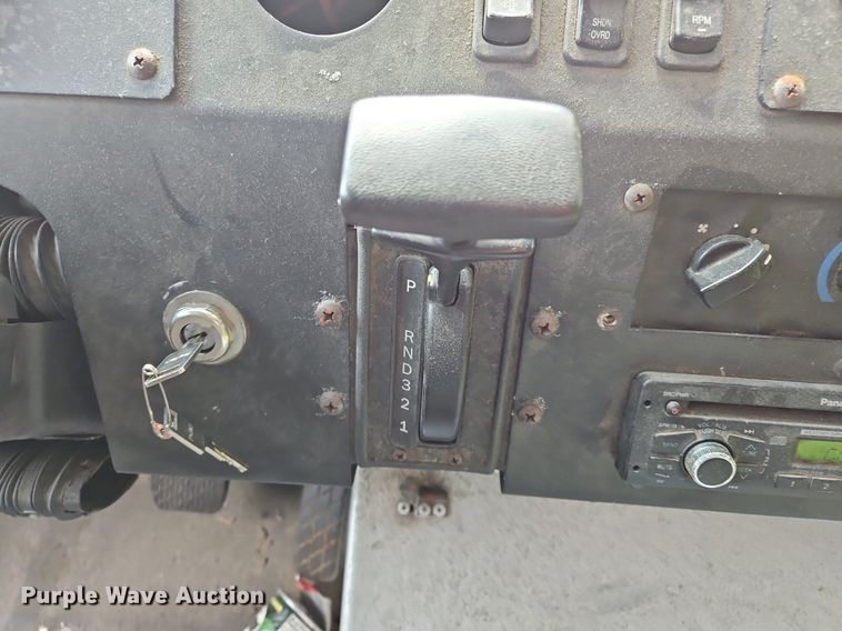 image for item OJ9786 2011 Freightliner  MT45 delivery truck