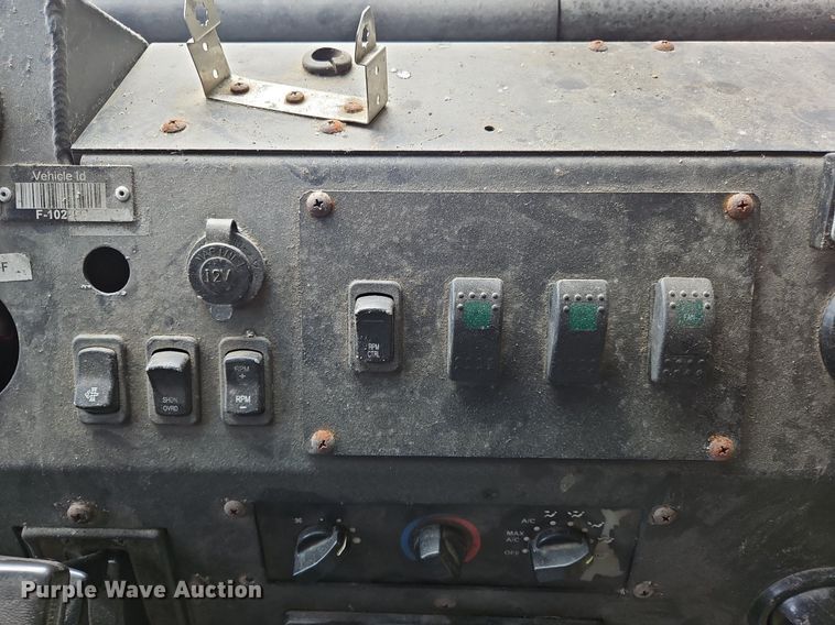 image for item OJ9786 2011 Freightliner  MT45 delivery truck