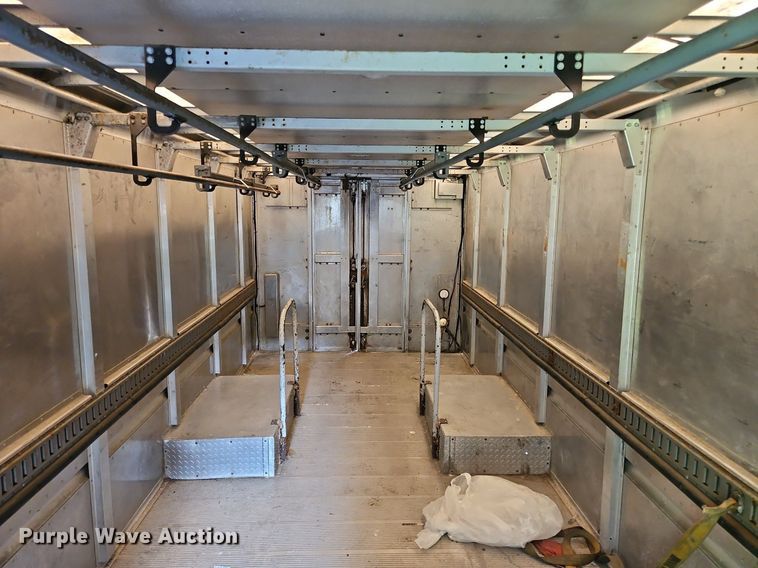 image for item OJ9786 2011 Freightliner  MT45 delivery truck