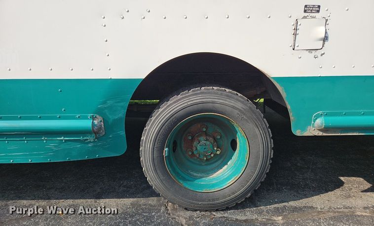 image for item OJ9786 2011 Freightliner  MT45 delivery truck