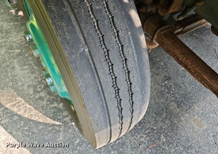 image for item OJ9786 2011 Freightliner  MT45 delivery truck