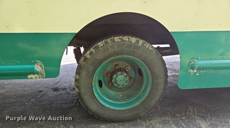 image for item OJ9786 2011 Freightliner  MT45 delivery truck