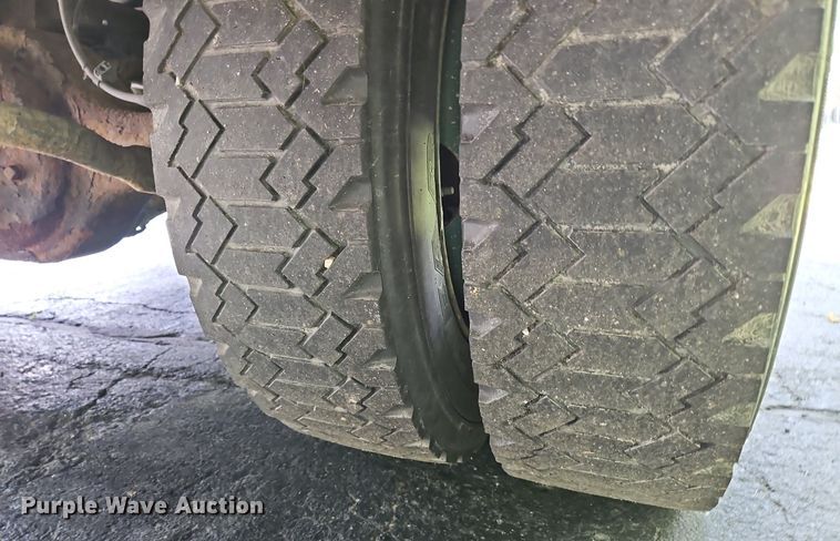 image for item OJ9786 2011 Freightliner  MT45 delivery truck