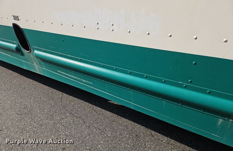 image for item OJ9787 2010 Freightliner  MT45 delivery truck