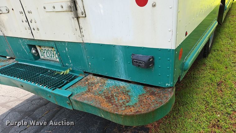 image for item OJ9787 2010 Freightliner  MT45 delivery truck