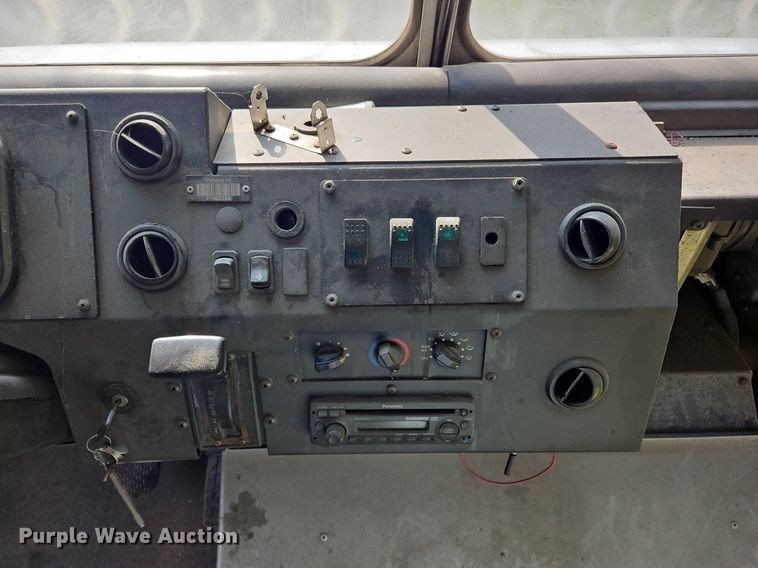 image for item OJ9787 2010 Freightliner  MT45 delivery truck