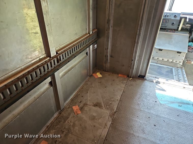 image for item OJ9787 2010 Freightliner  MT45 delivery truck