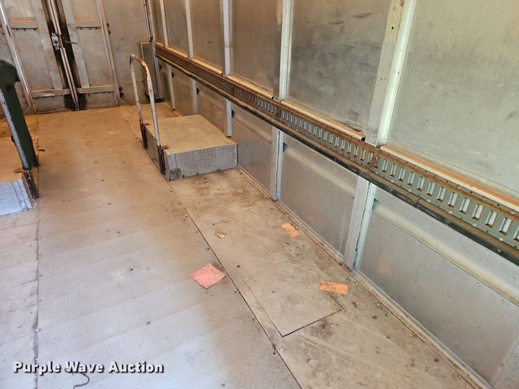 image for item OJ9787 2010 Freightliner  MT45 delivery truck