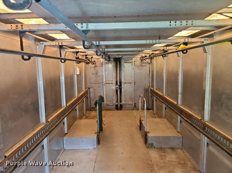 image for item OJ9787 2010 Freightliner  MT45 delivery truck