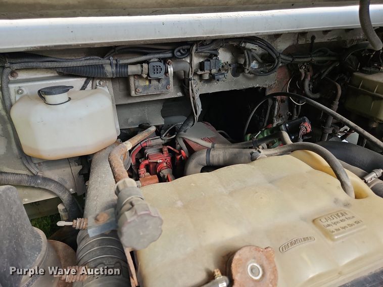 image for item OJ9787 2010 Freightliner  MT45 delivery truck