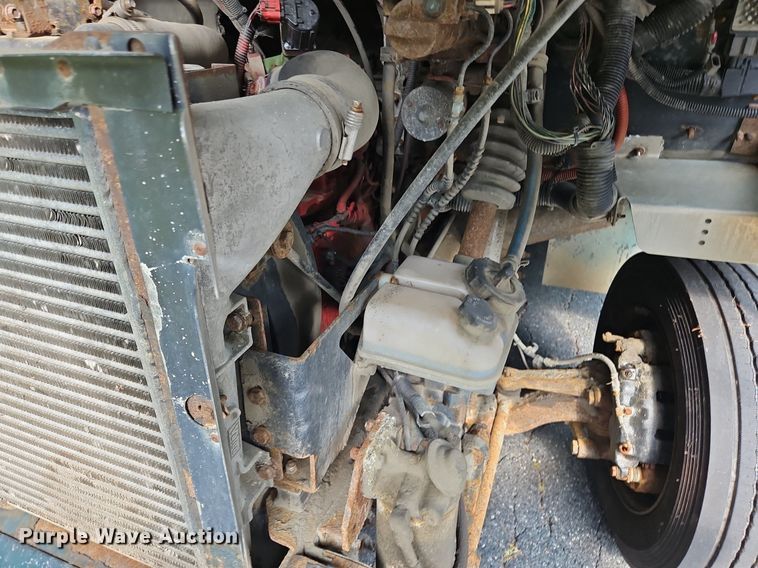 image for item OJ9787 2010 Freightliner  MT45 delivery truck